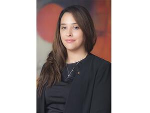 سارة جولي فيري. مديرة المبيعات للشركات والاجتماعات والمبادرات والفعاليات والمؤتمرات