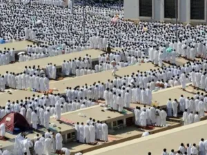 36 حاجا تم إسعافهم بعد تدافعهم عند محطة قطار عرفة