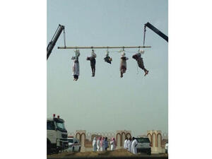 The five beheaded men were put on public display (Twitter / @Kamal070)