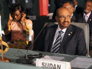 NIGERIA, Abuja : Sudan's President Omar al-Bashir takes part in the African Union Summit on health (AFP PHOTO / PIUS UTOMI EKPEI)