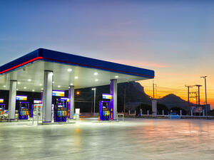 
The inspectors also found that the gas station had mixed petrol with water and other materials. (shutterstock)