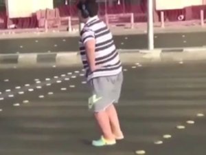 Saudi teenager dancing the Macarena. (twitter) 