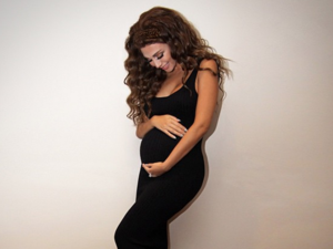 Superstar Myriam Fares is expecting her first child with hubby Dany Mitri. (Instagram)