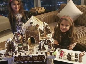 Ella with her superstar mama Nancy. (Instagram)