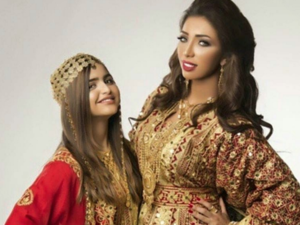 Teen singer Hala Turk and Dounia Batma dance to the famous Saudi Barbes dance. (Hotarabicmusic.com)