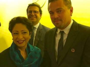 DiCaprio met Pakistan's Maleeha Lodhi at the UN climate change assembly session. (Twitter)