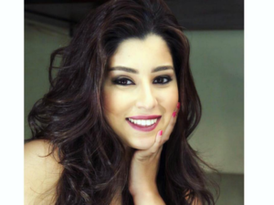 Ayten took a brief break from acting to take care of her baby girl. (Instagram)