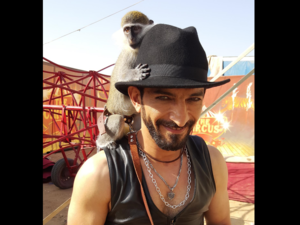 Did he really copy the 'Now You See Me' movie? (Facebook)