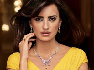 Penelope in Damas's new collection. (Facebook)