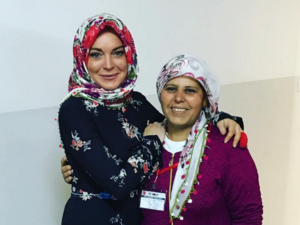 Lindsay with one of the refugee aid workers in Istanbul. (Instagram)
