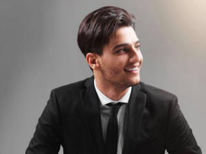 The Palestinian star is a true Arab Idol. (Facebook)