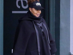 Spotted out for the first time since her breakup. (Instagram)