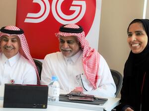 الشيخ سعود بن ناصر آل ثاني - الرئيس التنفيذي لمجموعة Ooredoo والسيد يوسف الكبيسي - Ooredoo مدير العمليات في قطر وفاطمة سلطان الكواري - مدير التسويق التنفيذي في مجموعة Ooredoo