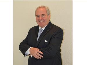 سايمون مور، مدير عام فندق ميلينيوم المطار دبي