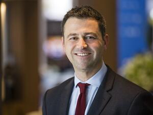 سيمون بريس، مدير أول معرض سوق السفر العربي