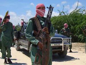 ضبط 4 أجانب، كانوا يعبرون الحدود؛ للانضمام إلى حركة الشباب المرتبطة بتنظيم القاعدة