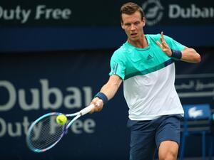 Czech tennis player Tomas Berdych serves the ball to Italian Thomas Fabbiano during their ATP match on the third round of the Dubai Duty Free Tennis Championships February 24, 2016.
MARWAN NAAMANI / AFP