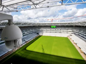A photo taken on August 28, 2017 shows a security camera installed at roof level of the Kaliningrad Stadium in Kaliningrad. Kaliningrad Stadium will host several games of the FIFA World Cup 2018.
Mladen ANTONOV / AFP