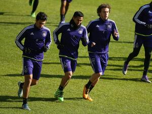 (LtoR) Anderlecht's Egyptian midfielder Mahmoud 'Trezeguet' Hassan, Anderlecht's Honduran midfielder Andy Najar and Anderlecht's Brazilian defender Rafael Galhardo attend a training session of Belgian first league football team RSC Anderlecht in Anderlecht, Belgium, on March 16, 2016, a day before their UEFA Europa League second leg round of 16 football match against FC Shakhtar Donetsk.
VIRGINIE LEFOUR / Belga / AFP