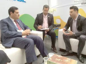  Sheikh Salman Al-Humoud Al-Sabah meets Brazil's Sports Minister Leonardo Picciani (Photo: KUNA)