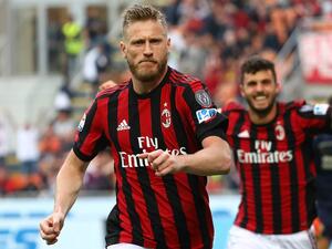 أباتي يحتفل بهدفه