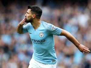 أغويرو يسجل هاتريك 