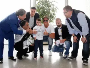 Ahmed Dawabsha met his idol Cristiano Ronaldo today (source: @BlancoEdition)