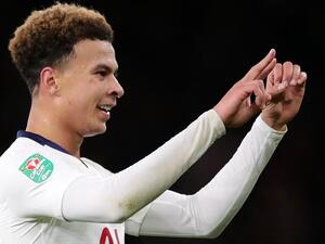 آلي يحتفل بهدفه