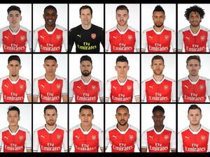 لاعبو آرسنال بالقميص الجديد