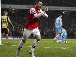 Arsenal star Santi Cazorla set to sign new deal with two others