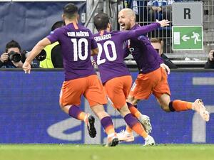 سيلفا (يمين) ينقذ سيتي من التعادل