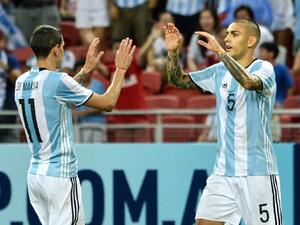 باريديس (يمين) يحتفل رفقة دي ماريا بهدفه