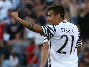 ديبالا يحتفل بهدفه