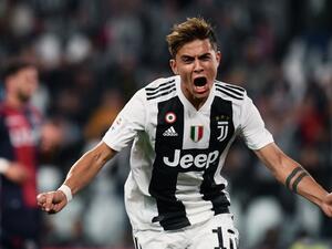 ديبالا يسجل ويحتفل بهدفه