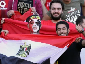 Supporters of Egypt attend the World Cup 2018 Africa qualifying football match between Egypt and Congo at the Borg al-Arab stadium in Alexandria on October 8, 2017.
TAREK ABDEL HAMID / AFP