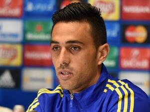 Maccabi Tel-Aviv FC midfielder Eran Zahavi gives a press conference at Olympiyski Stadium in Kiev on December 8, 2015, on the eve of the UEFA Champions League football match Maccabi Tel-Aviv vs Dynamo Kiev.
SERGEI SUPINSKY / AFP