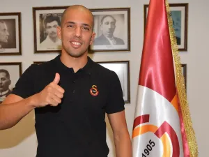 West Ham have sold Sofiane Feghouli to Galatasaray and are reportedly close to bringing in William Carvalho from Sporting CP (Photo: @GalatasaraySK)