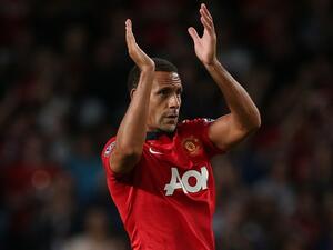 Rio Ferdinand keen to stay at Manchester United