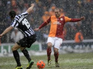 شنايدر خلال المباراة مع يوفنتوس