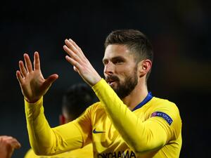 جيرو يحتفل بهدفه