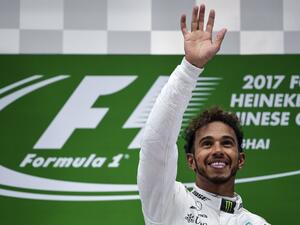 هاميلتون يفوز بسباق جائزة الصين الكبرى