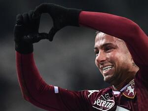 إيتزو يحتفل بهدفه