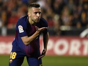 آلبا يحتفل بهدفه في فريقه السابق