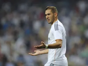 Arsenal set to renew interest in Real's Karim Benzema following CL finals