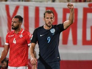 كاين يقود إنجلترا للفوز