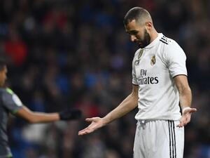  The French striker has decided against an operation with his side in the midst of an injury crisis 