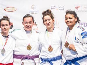 Lama Qubbaj (2nd from left) (Photo: Jordan Olympic Committee)