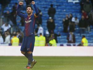 ميسي يؤكد تألقه مع نهاية عام 2017