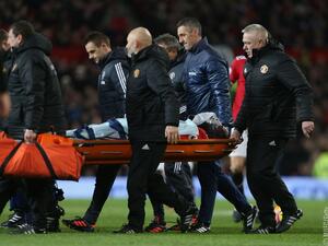 لوكاكو يغادر الملعب بعد تعرضه للإصابة