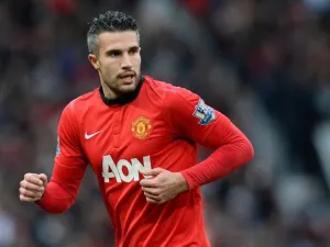 Manchester United's Robin van Persie hit with injury set back